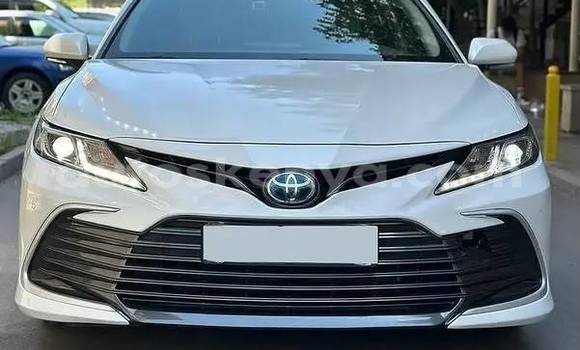 Buy Used Toyota Camry White Car in Nairobi in Nairobi
