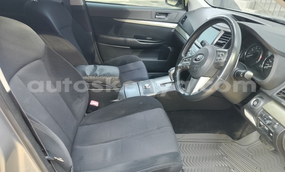 Nunua Ilio tumika Subaru Outback Fedha Gari ndani ya Nairobi nchini Nairobi Nunua Ilio tumika Subaru Outback Fedha Gari ndani ya Nairobi nchini Nairobi