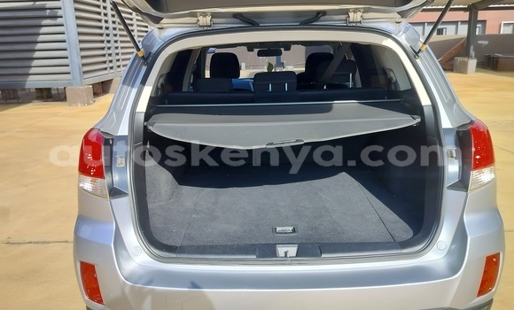 Nunua Ilio tumika Subaru Outback Fedha Gari ndani ya Nairobi nchini Nairobi Nunua Ilio tumika Subaru Outback Fedha Gari ndani ya Nairobi nchini Nairobi