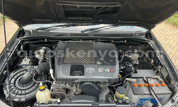 Oofamaa Toyota Hilux Black Makiinaa iti Kiambu keessatti Nairobi keessatti Oofamaa Toyota Hilux Black Makiinaa iti Kiambu keessatti Nairobi keessatti