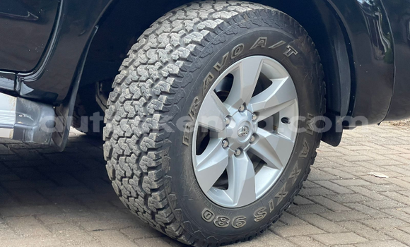 Oofamaa Toyota Hilux Black Makiinaa iti Kiambu keessatti Nairobi keessatti Oofamaa Toyota Hilux Black Makiinaa iti Kiambu keessatti Nairobi keessatti