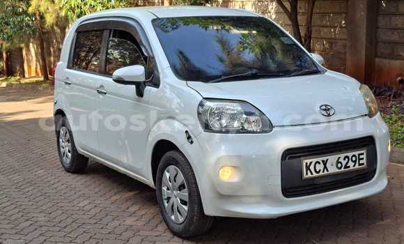 Buy Used Toyota Porte White Car in Nairobi in Nairobi