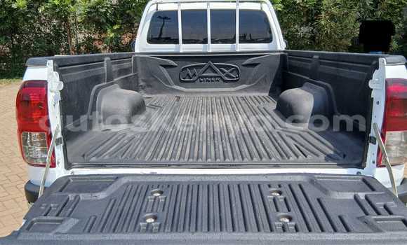 Buy Used Toyota Hiluxe Revo White Car in Nairobi in Nairobi Buy Used Toyota Hiluxe Revo White Car in Nairobi in Nairobi