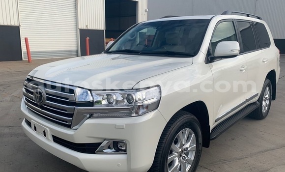 Buy Used Toyota Land Cruiser White Car in Nairobi in Nairobi