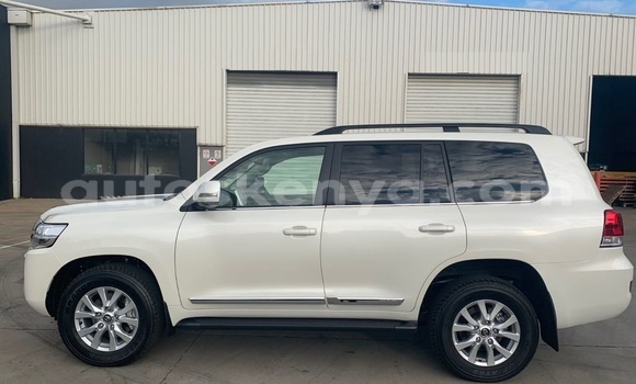 Buy Used Toyota Land Cruiser White Car in Nairobi in Nairobi Buy Used Toyota Land Cruiser White Car in Nairobi in Nairobi