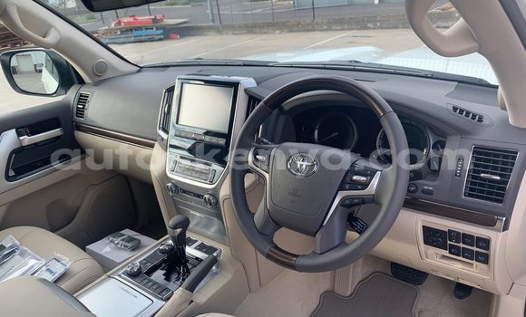Buy Used Toyota Land Cruiser White Car in Nairobi in Nairobi Buy Used Toyota Land Cruiser White Car in Nairobi in Nairobi