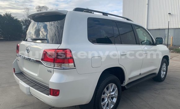 Buy Used Toyota Land Cruiser White Car in Nairobi in Nairobi Buy Used Toyota Land Cruiser White Car in Nairobi in Nairobi
