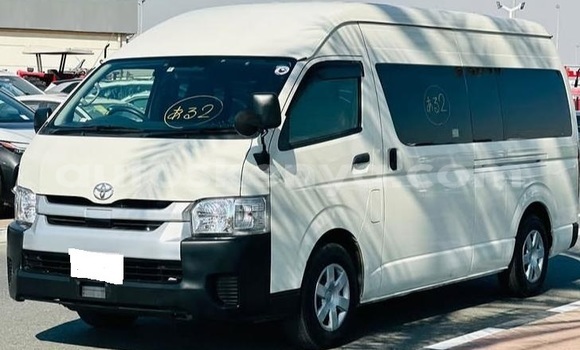 Buy Used Toyota Hiace White Car in Nairobi in Nairobi