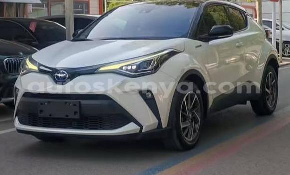 Nunua Ilio tumika Toyota C-HR Nyeupe Gari ndani ya Nairobi nchini Nairobi Nunua Ilio tumika Toyota C-HR Nyeupe Gari ndani ya Nairobi nchini Nairobi