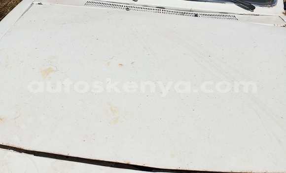 Buy Used Peugeot 504 White Car in Voi in Coastal Kenya