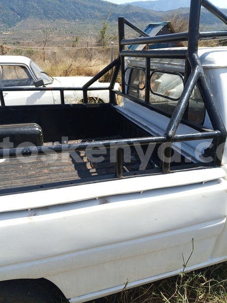 Big with watermark peugeot 504 coastal kenya voi 30190