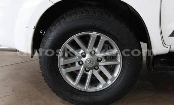 Nunua Ilio tumika Toyota Hilux Nyeupe Gari ndani ya Nairobi nchini Nairobi Nunua Ilio tumika Toyota Hilux Nyeupe Gari ndani ya Nairobi nchini Nairobi