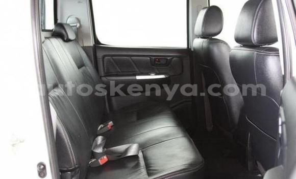Nunua Ilio tumika Toyota Hilux Nyeupe Gari ndani ya Nairobi nchini Nairobi Nunua Ilio tumika Toyota Hilux Nyeupe Gari ndani ya Nairobi nchini Nairobi