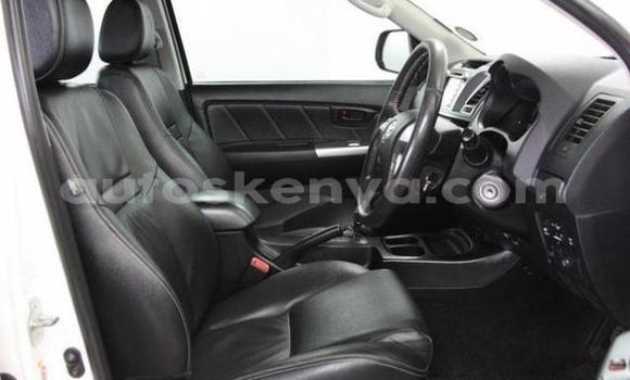 Nunua Ilio tumika Toyota Hilux Nyeupe Gari ndani ya Nairobi nchini Nairobi Nunua Ilio tumika Toyota Hilux Nyeupe Gari ndani ya Nairobi nchini Nairobi