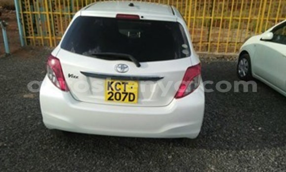 Oofamaa Toyota Vitz White Makiinaa iti Nairobi keessatti Nairobi keessatti Oofamaa Toyota Vitz White Makiinaa iti Nairobi keessatti Nairobi keessatti