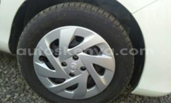 Oofamaa Toyota Vitz White Makiinaa iti Nairobi keessatti Nairobi keessatti Oofamaa Toyota Vitz White Makiinaa iti Nairobi keessatti Nairobi keessatti