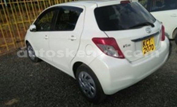 Oofamaa Toyota Vitz White Makiinaa iti Nairobi keessatti Nairobi keessatti Oofamaa Toyota Vitz White Makiinaa iti Nairobi keessatti Nairobi keessatti
