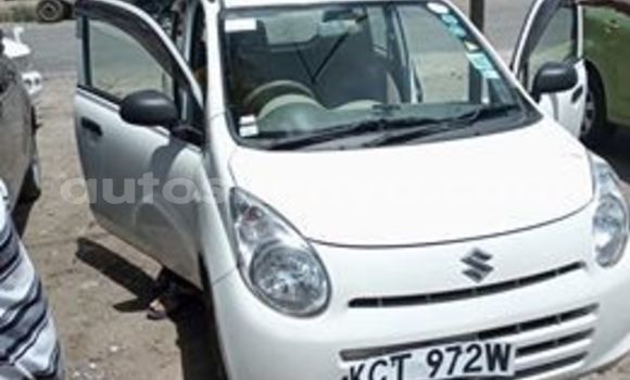Oofamaa Suzuki Alto White Makiinaa iti Nairobi keessatti Nairobi keessatti