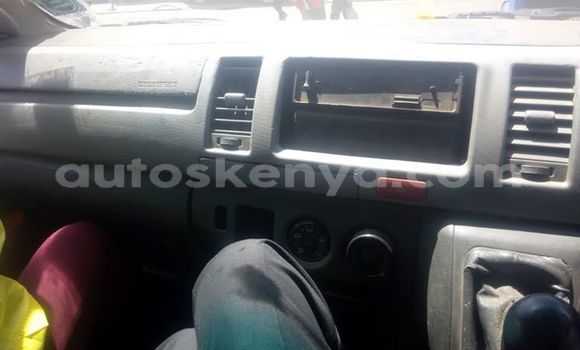 Oofamaa Toyota Hiace White Makiinaa iti Nairobi keessatti Nairobi keessatti Oofamaa Toyota Hiace White Makiinaa iti Nairobi keessatti Nairobi keessatti