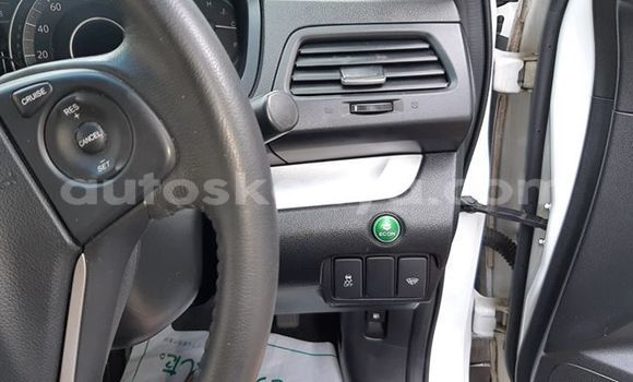 Buy Used Honda CR–V White Car in Mombasa in Coastal Kenya Buy Used Honda CR–V White Car in Mombasa in Coastal Kenya