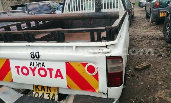Nunua Ilio tumika Toyota Hilux Nyeupe Gari ndani ya Nairobi nchini Nairobi Nunua Ilio tumika Toyota Hilux Nyeupe Gari ndani ya Nairobi nchini Nairobi