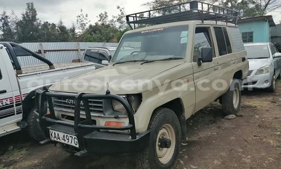 Nunua Ilio tumika Toyota Land Cruiser Beige Gari ndani ya Nairobi nchini Nairobi Nunua Ilio tumika Toyota Land Cruiser Beige Gari ndani ya Nairobi nchini Nairobi