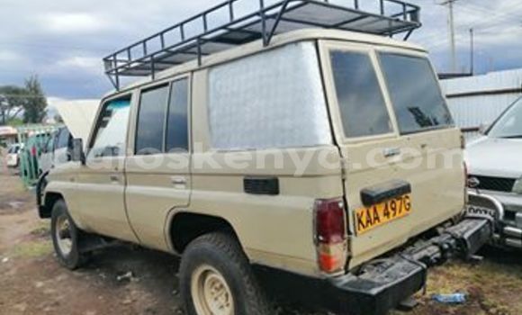 Nunua Ilio tumika Toyota Land Cruiser Beige Gari ndani ya Nairobi nchini Nairobi Nunua Ilio tumika Toyota Land Cruiser Beige Gari ndani ya Nairobi nchini Nairobi