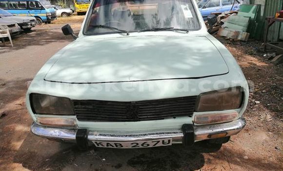 Oofamaa Peugeot 504 White Makiinaa iti Nairobi keessatti Nairobi keessatti