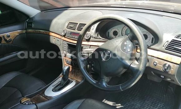 Nunua Ilio tumika Mercedes‒Benz E–Class Nyeusi Gari ndani ya Nairobi nchini Nairobi Nunua Ilio tumika Mercedes‒Benz E–Class Nyeusi Gari ndani ya Nairobi nchini Nairobi