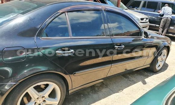 Nunua Ilio tumika Mercedes‒Benz E–Class Nyeusi Gari ndani ya Nairobi nchini Nairobi Nunua Ilio tumika Mercedes‒Benz E–Class Nyeusi Gari ndani ya Nairobi nchini Nairobi