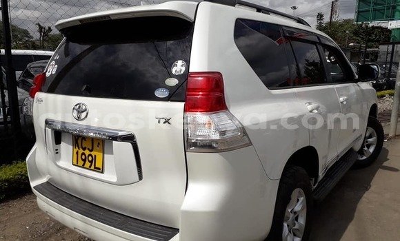 Nunua Ilio tumika Toyota Land Cruiser Prado Nyeupe Gari ndani ya Nairobi nchini Nairobi Nunua Ilio tumika Toyota Land Cruiser Prado Nyeupe Gari ndani ya Nairobi nchini Nairobi