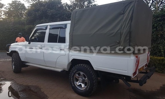 Nunua Ilio tumika Toyota Land Cruiser Nyeupe Gari ndani ya Nairobi nchini Nairobi Nunua Ilio tumika Toyota Land Cruiser Nyeupe Gari ndani ya Nairobi nchini Nairobi