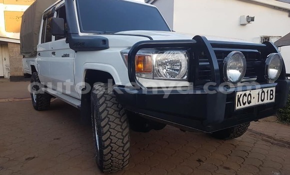 Nunua Ilio tumika Toyota Land Cruiser Nyeupe Gari ndani ya Nairobi nchini Nairobi Nunua Ilio tumika Toyota Land Cruiser Nyeupe Gari ndani ya Nairobi nchini Nairobi