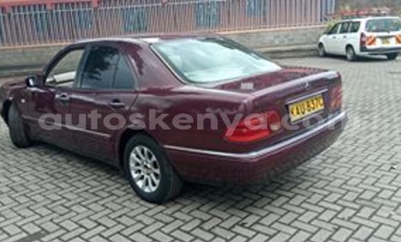 Oofamaa Mercedes‒Benz E–Class Red Makiinaa iti Nairobi keessatti Nairobi keessatti Oofamaa Mercedes‒Benz E–Class Red Makiinaa iti Nairobi keessatti Nairobi keessatti