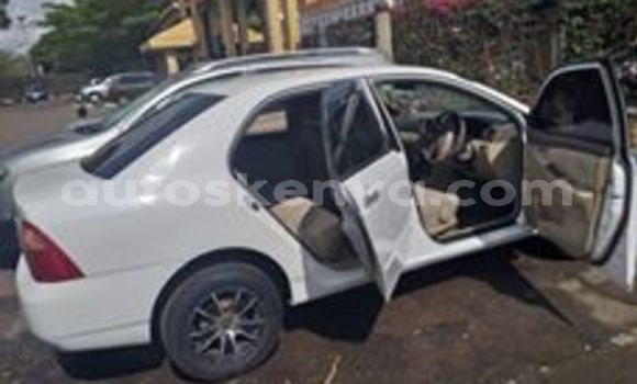 Oofamaa Toyota Corolla White Makiinaa iti Nairobi keessatti Nairobi keessatti Oofamaa Toyota Corolla White Makiinaa iti Nairobi keessatti Nairobi keessatti