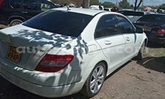 Oofamaa Mercedes‒Benz C-klasse White Makiinaa iti Nairobi keessatti Nairobi keessatti Oofamaa Mercedes‒Benz C-klasse White Makiinaa iti Nairobi keessatti Nairobi keessatti