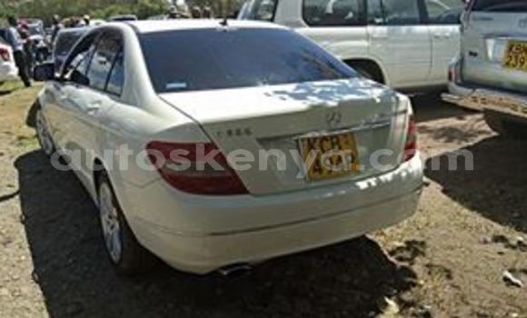 Oofamaa Mercedes‒Benz C-klasse White Makiinaa iti Nairobi keessatti Nairobi keessatti Oofamaa Mercedes‒Benz C-klasse White Makiinaa iti Nairobi keessatti Nairobi keessatti