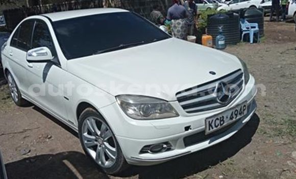 Oofamaa Mercedes‒Benz C-klasse White Makiinaa iti Nairobi keessatti Nairobi keessatti Oofamaa Mercedes‒Benz C-klasse White Makiinaa iti Nairobi keessatti Nairobi keessatti