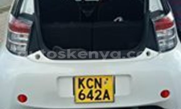 Oofamaa Toyota iQ White Makiinaa iti Nairobi keessatti Nairobi keessatti Oofamaa Toyota iQ White Makiinaa iti Nairobi keessatti Nairobi keessatti