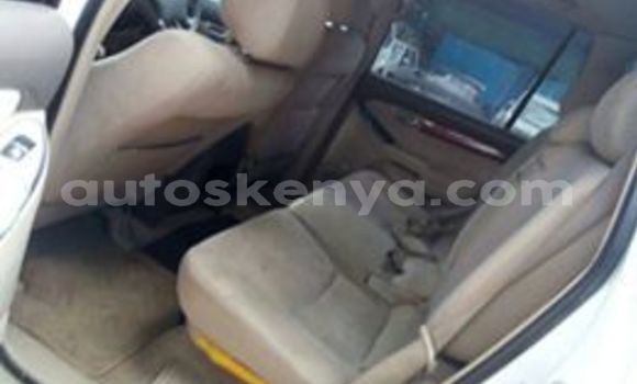 Nunua Ilio tumika Toyota Land Cruiser Prado Nyeupe Gari ndani ya Nairobi nchini Nairobi Nunua Ilio tumika Toyota Land Cruiser Prado Nyeupe Gari ndani ya Nairobi nchini Nairobi
