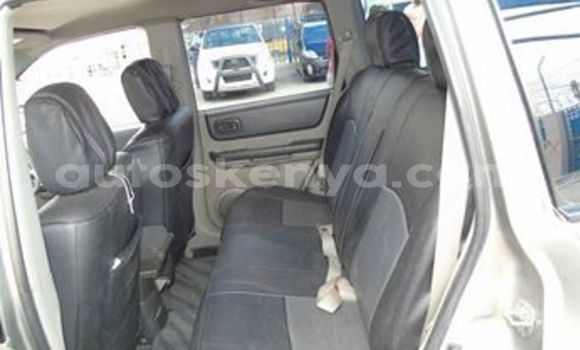 Nunua Ilio tumika Nissan X–Trail Fedha Gari ndani ya Mombasa nchini Kenya ya Pwani Nunua Ilio tumika Nissan X–Trail Fedha Gari ndani ya Mombasa nchini Kenya ya Pwani