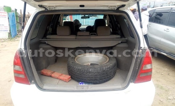 Nunua Ilio tumika Subaru Forester Nyeupe Gari ndani ya Nairobi nchini Nairobi Nunua Ilio tumika Subaru Forester Nyeupe Gari ndani ya Nairobi nchini Nairobi