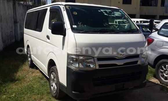 Oofamaa Toyota Hiace White Makiinaa iti Nairobi keessatti Nairobi keessatti Oofamaa Toyota Hiace White Makiinaa iti Nairobi keessatti Nairobi keessatti