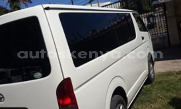 Oofamaa Toyota Hiace White Makiinaa iti Nairobi keessatti Nairobi keessatti Oofamaa Toyota Hiace White Makiinaa iti Nairobi keessatti Nairobi keessatti