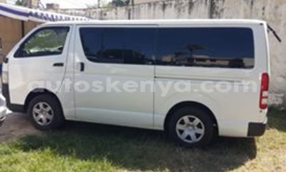 Oofamaa Toyota Hiace White Makiinaa iti Nairobi keessatti Nairobi keessatti Oofamaa Toyota Hiace White Makiinaa iti Nairobi keessatti Nairobi keessatti