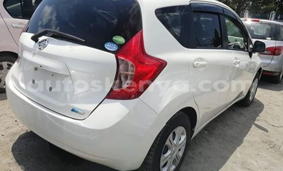 Oofamaa Nissan Note White Makiinaa iti Nairobi keessatti Nairobi keessatti Oofamaa Nissan Note White Makiinaa iti Nairobi keessatti Nairobi keessatti