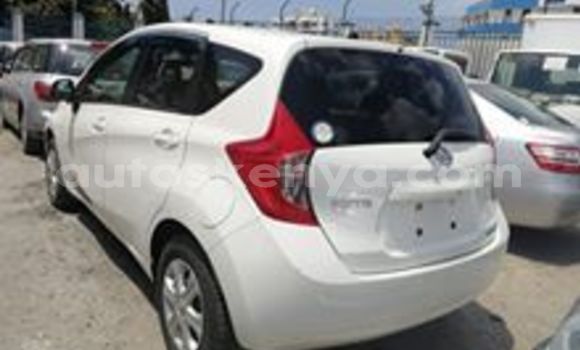 Oofamaa Nissan Note White Makiinaa iti Nairobi keessatti Nairobi keessatti Oofamaa Nissan Note White Makiinaa iti Nairobi keessatti Nairobi keessatti