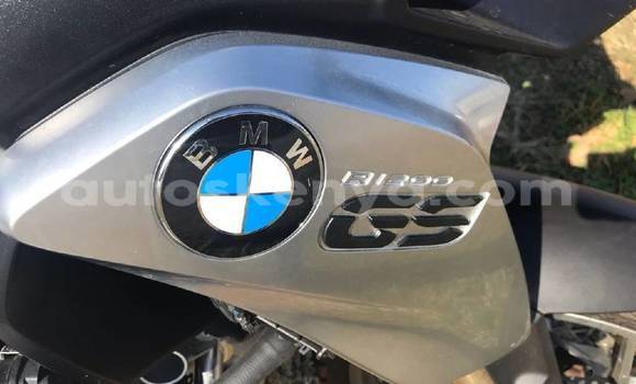 Buy Used BMW R 1200 Red Bike in Nairobi in Nairobi Buy Used BMW R 1200 Red Bike in Nairobi in Nairobi