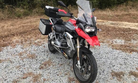 Buy Used BMW R 1200 Red Bike in Nairobi in Nairobi Buy Used BMW R 1200 Red Bike in Nairobi in Nairobi