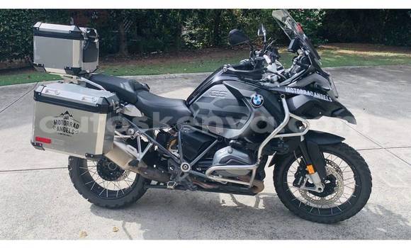 Buy Used BMW R 1200 Beige Bike in Nairobi in Nairobi Buy Used BMW R 1200 Beige Bike in Nairobi in Nairobi